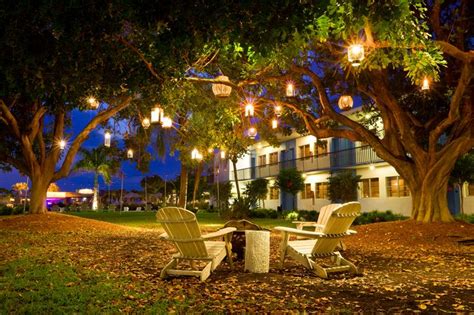 Hotel Outdoor Lighting .
